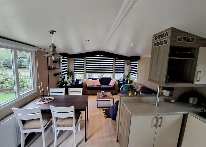 度假居 Ruim Chalet, Midden In Het Bos!